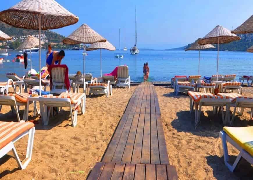 Liona Butikhan Beach